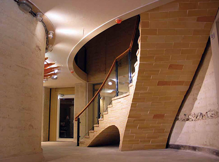 Výsledek - tenkostěnné zakřivené schodiště