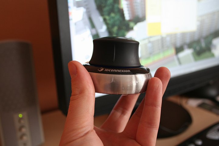 SpaceNavigator - ergonomický tvar